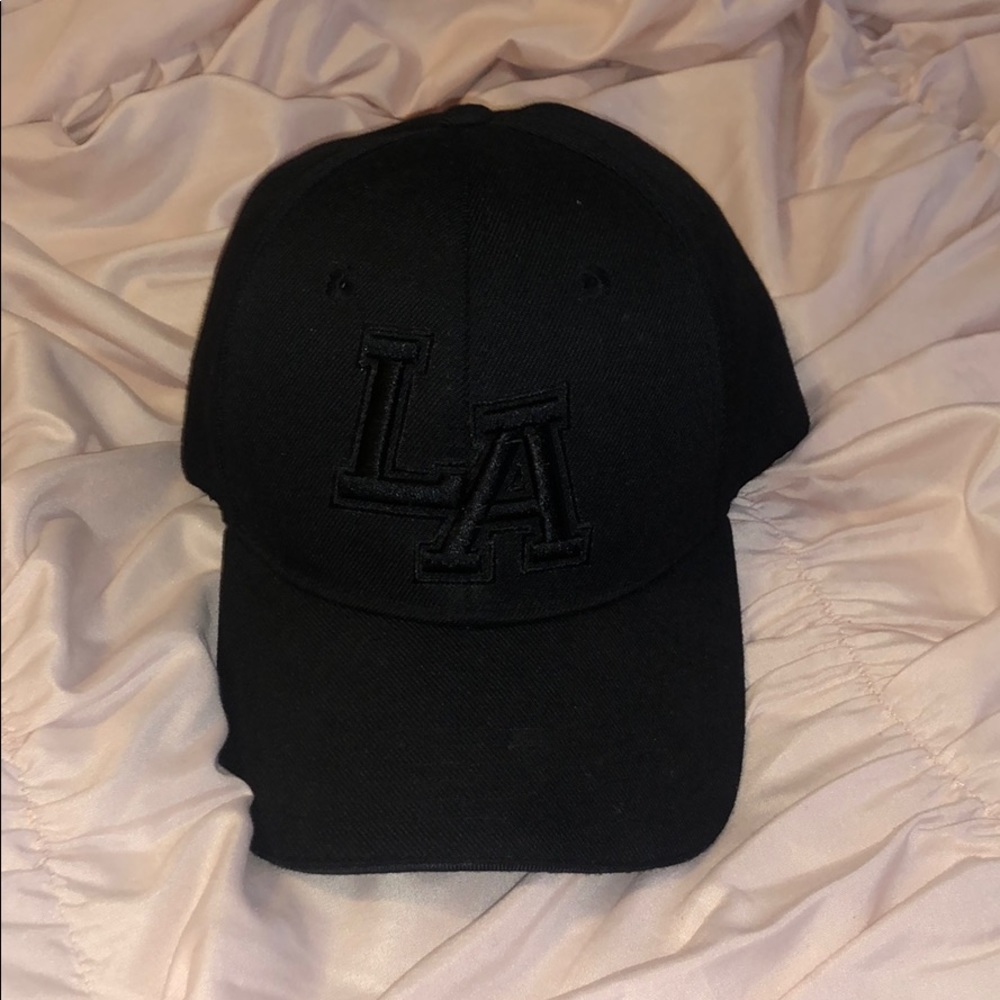 Black LA cap